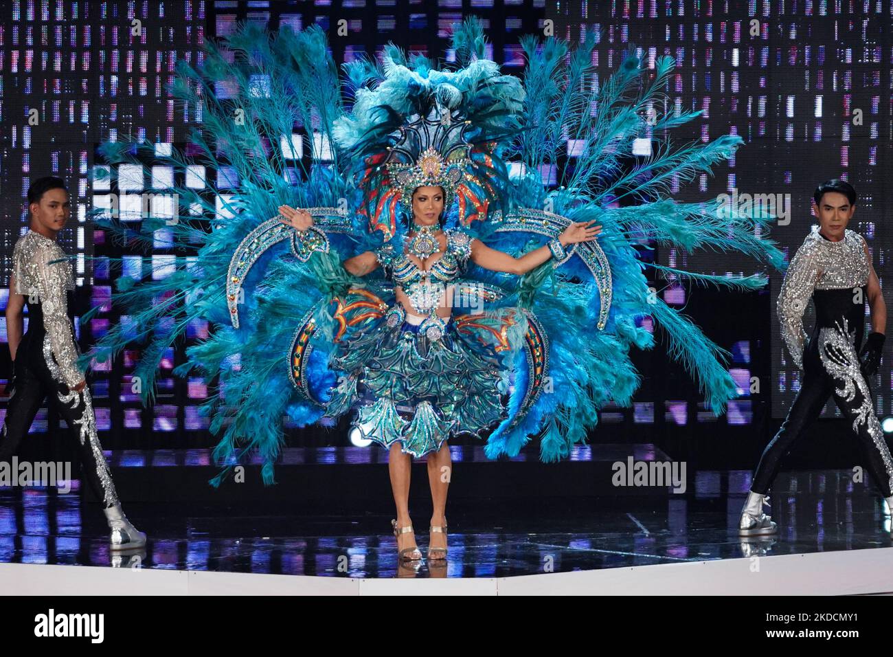 Miss Puerto Rico Catalina La Bella läuft in ihrem Nationalkostüm während des jährlichen Miss International Queen 2022 Transgender Beauty Contest in Pattaya, Provinz Chonburi, Thailand, 25. Juni 2022. (Foto von Anusak Laowias/NurPhoto) Stockfoto