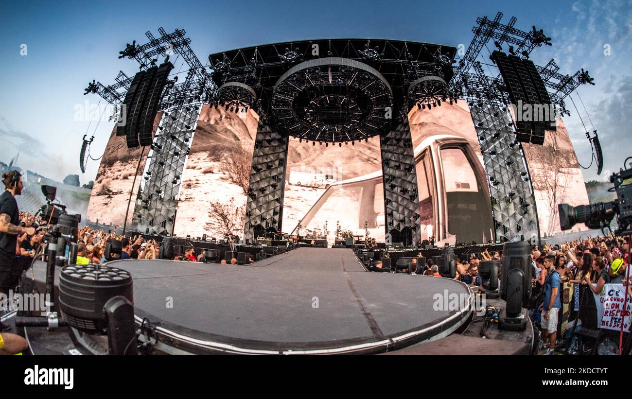 Bühne vor dem Konzertbeginn während des italienischen Sängermusikkonzerts Vasco Live am 26. Juni 2022 im Stadio del Conero in Ancona, Italien (Foto: Roberto Bartomeoli/LiveMedia/NurPhoto) Stockfoto