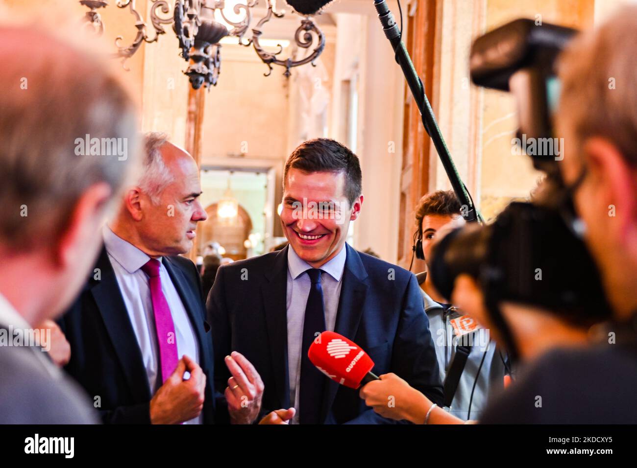 David Valence, Stellvertreter. Politische Persönlichkeiten der Nationalversammlung aus verschiedenen Fraktionen, am Tag der ersten öffentlichen Sitzung. (Foto von Adrien Fillon/NurPhoto) Stockfoto