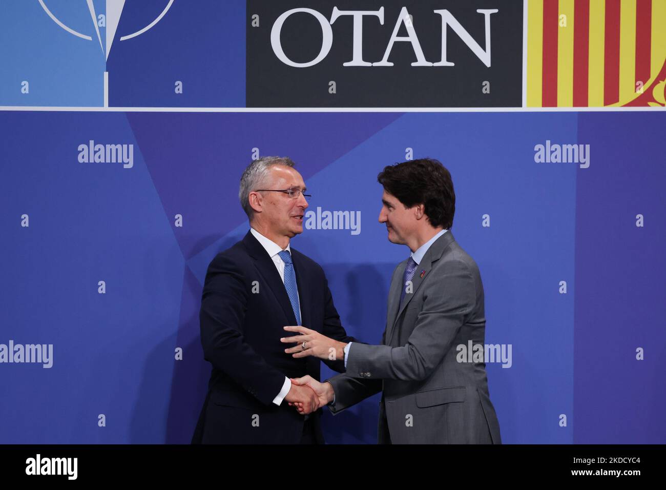 NATO-Generalsekretär Jens Stoltenberg und Premierminister von Kanada Justin Trudeau während der Begrüßungszeremonie des NATO-Gipfels am 29. Juni 2022 in Madrid, Spanien. (Foto von Jakub Porzycki/NurPhoto) Stockfoto