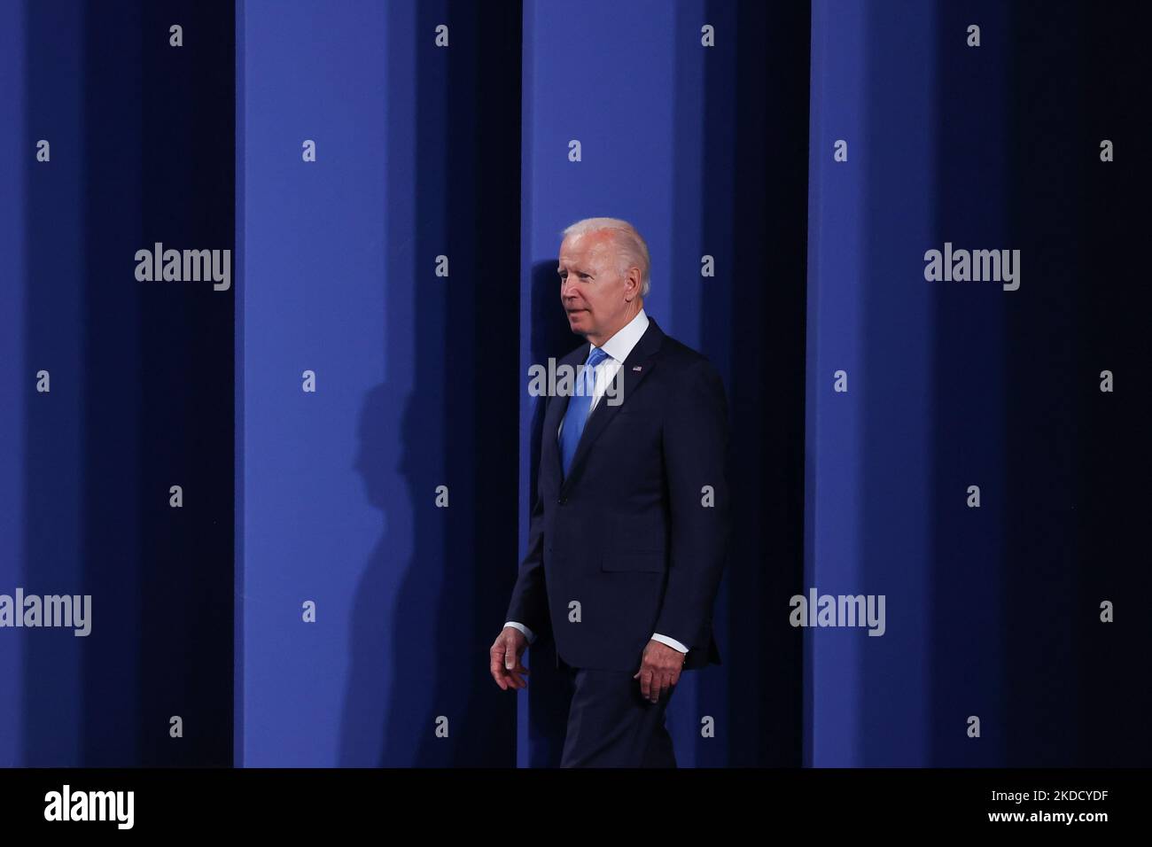Der Präsident der Vereinigten Staaten, Joe Biden, kommt am 29. Juni 2022 während des NATO-Gipfels in Madrid, Spanien, zum Familienfoto. (Foto von Jakub Porzycki/NurPhoto) Stockfoto