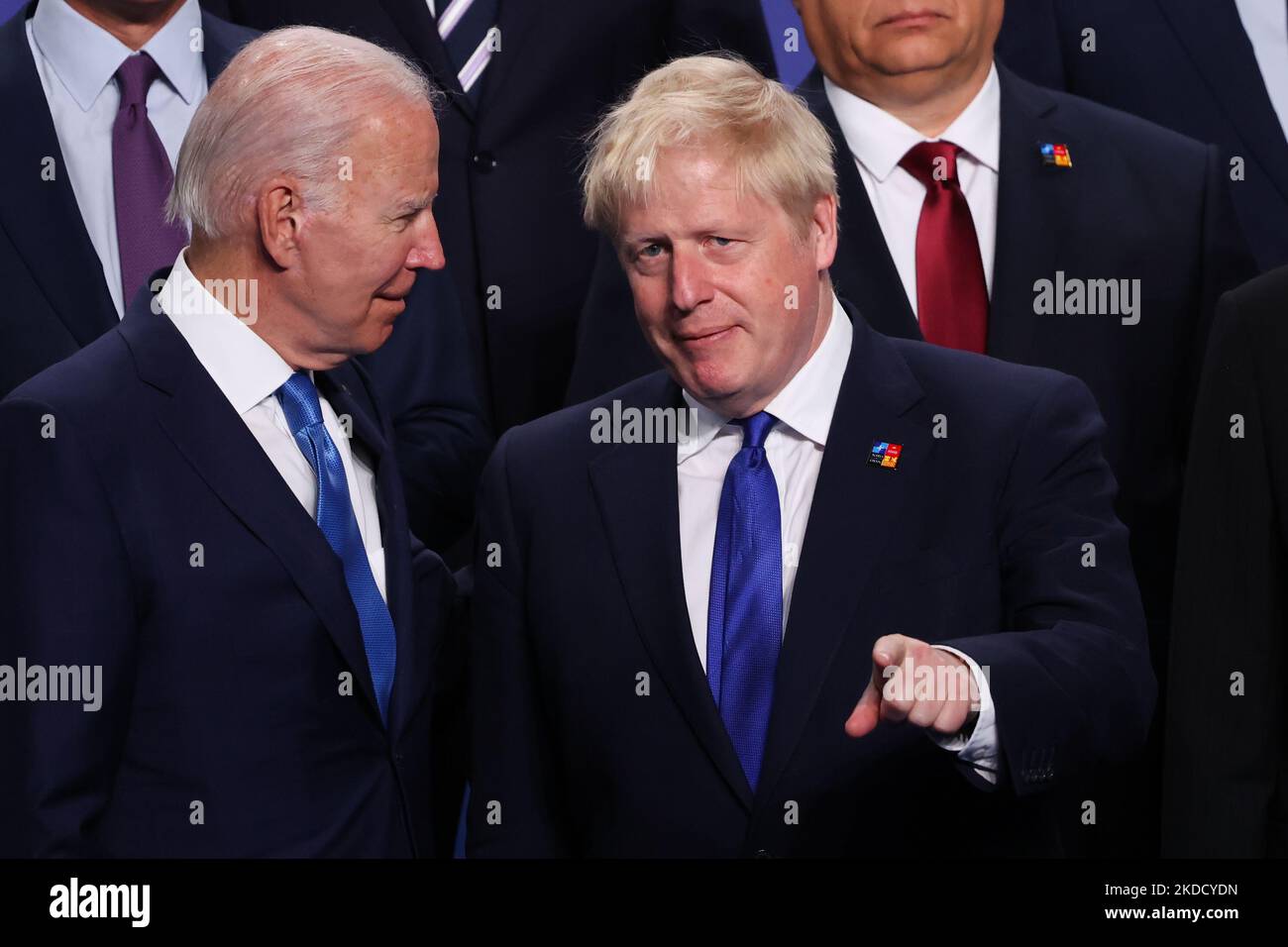 Präsident der Vereinigten Staaten Joe Biden und Premierminister des Vereinigten Königreichs Boris Johnson vor dem Familienfoto während des NATO-Gipfels in Madrid, Spanien am 29. Juni 2022. (Foto von Jakub Porzycki/NurPhoto) Stockfoto