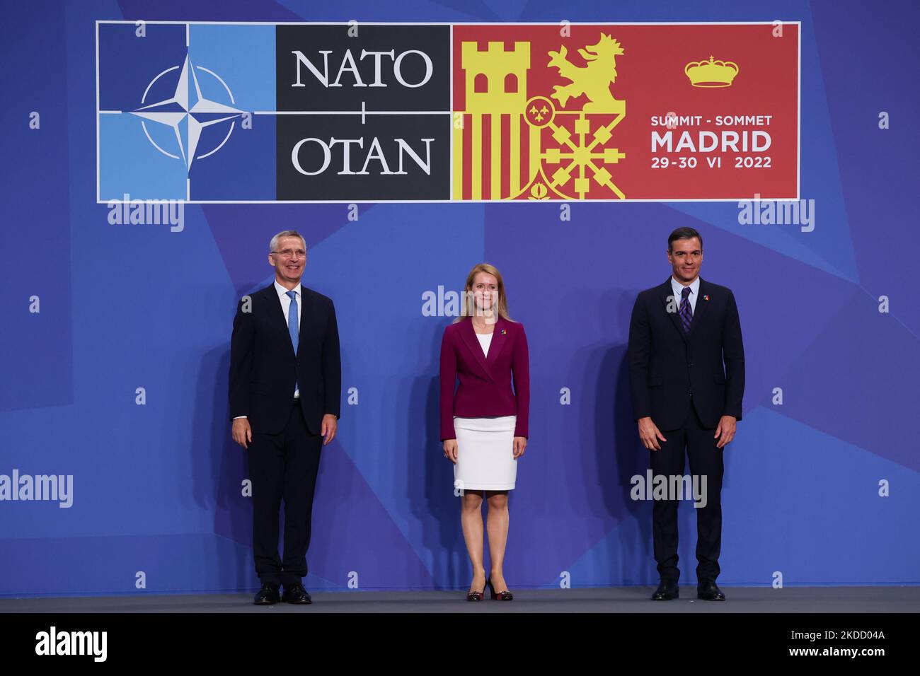 NATO-Generalsekretär Jens Stoltenberg, der Premierminister Estlands Kaja Kallas und der spanische Premierminister Pedro Sanchez während der Begrüßungszeremonie des NATO-Gipfels am 29. Juni 2022 in Madrid, Spanien. (Foto von Jakub Porzycki/NurPhoto) Stockfoto