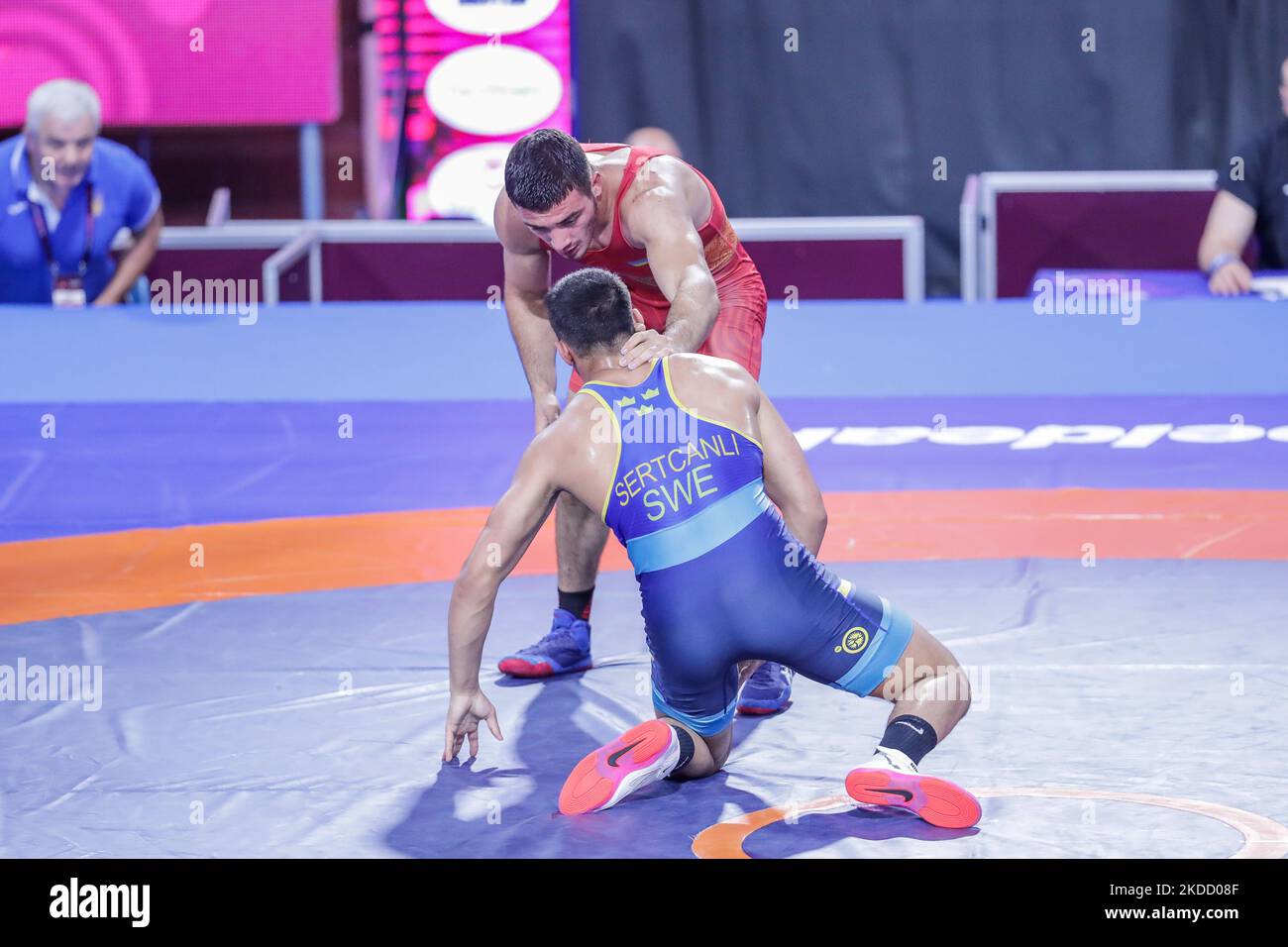 Ruslan Abdiie (UKR) gegen Hamza Sertacanli (SWE) GR 82kg während der Wrestling U20 Europameisterschaft am 29. Juni 2022 im Matteo Pellicone in Rom, Italien (Foto: Luigi Mariani/LiveMedia/NurPhoto) Stockfoto