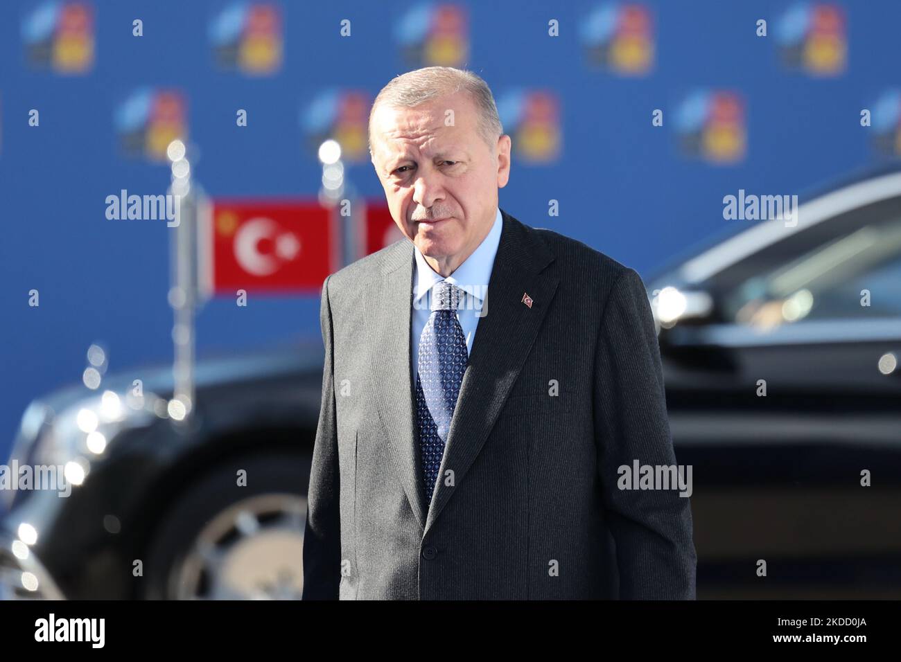 Der Präsident der Republik Turkiye Recep Tayyip Erdogan trifft am letzten Tag des NATO-Gipfels in Madrid, Spanien, am 30. Juni 2022, am Veranstaltungsort ein. (Foto von Jakub Porzycki/NurPhoto) Stockfoto