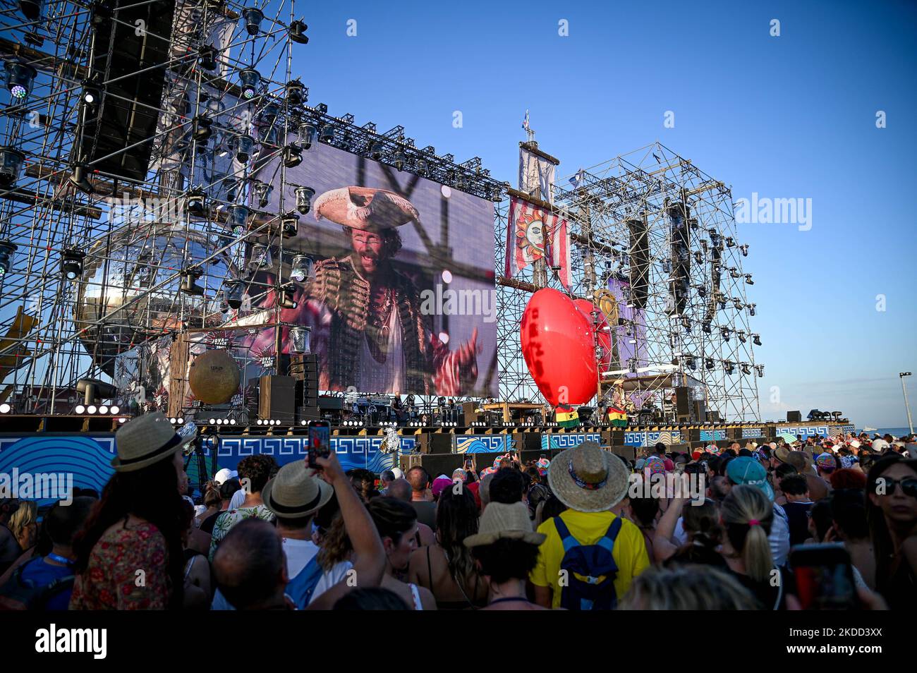 Bühnenbild während des italienischen Sängers Music Concert Jovanotti - Strandparty 2022 am 02. Juli 2022 im Arena Concerti in Lignano Sabbiadoro, Italien (Foto von Ettore Griffoni/LiveMedia/NurPhoto) Stockfoto