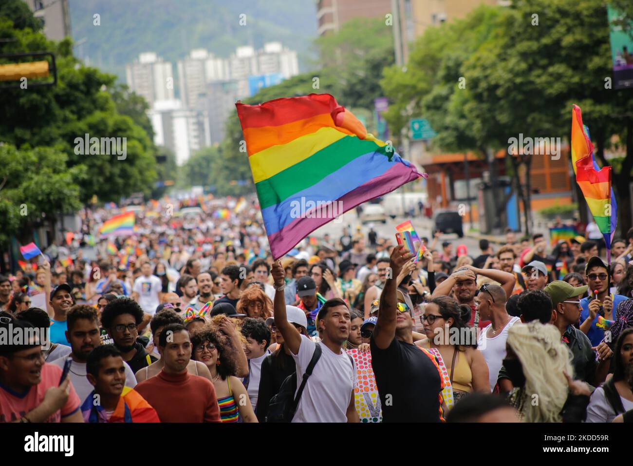 Allgemeiner Blick auf den LGBTIQ+-stolzmarsch in Caracas, Venezuela, am 03. Juli 2022. (Foto von Javier Campos/NurPhoto) Stockfoto