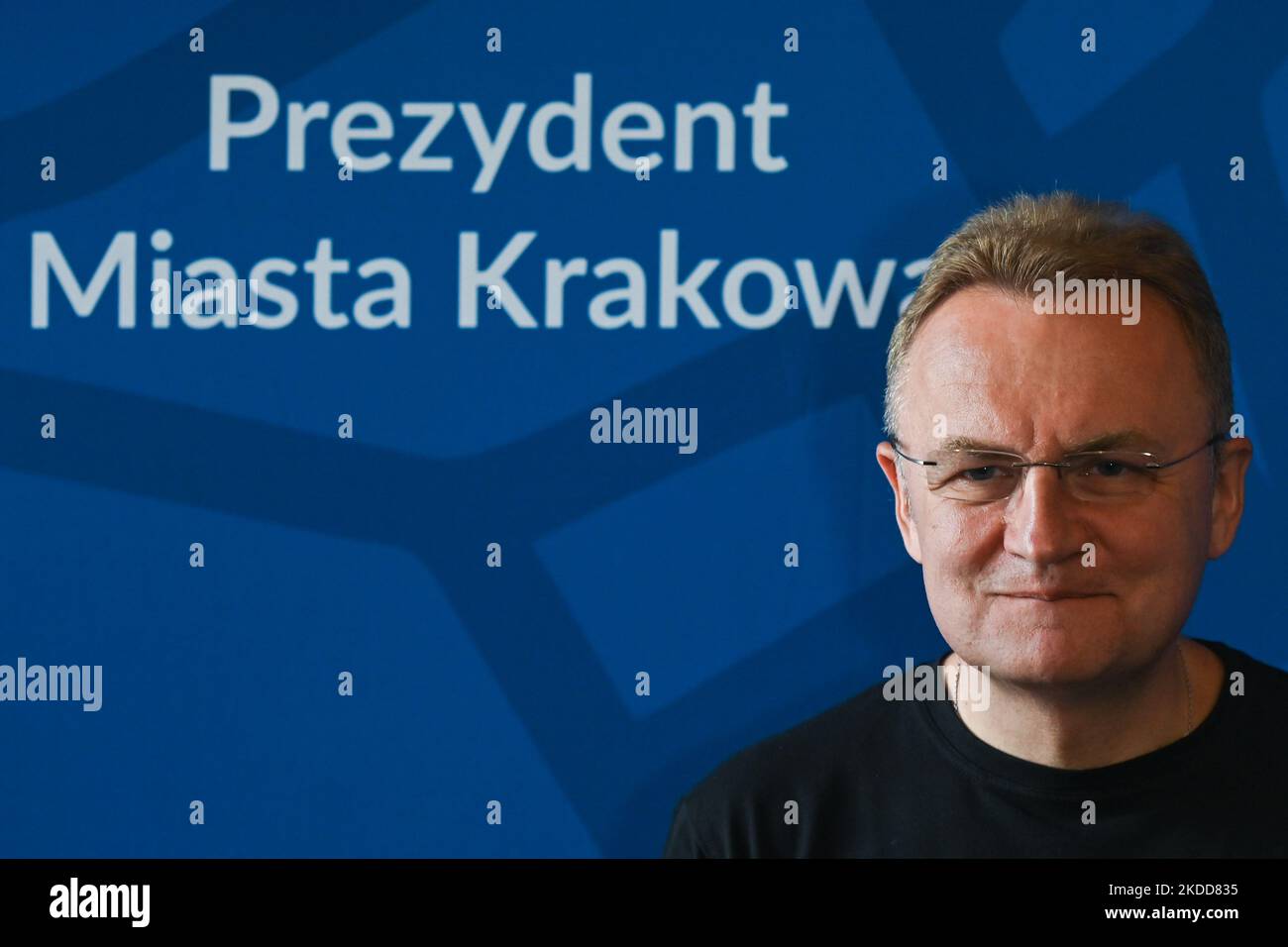 Der Bürgermeister von Lemberg, Andriy Sadowy, hat heute Nachmittag im Rathaus von Krakau eine Pressekonferenz abgehalten. Der Präsident von Lemberg kam nach Krakau, um dem Bürgermeister der Stadt Krakau, Jacek Majchrowski, und den Einwohnern Krakaus für die Unterstützung der Stadt Lemberg seit Beginn der russischen Invasion in der Ukraine zu danken. Am Mittwoch, den 06. Juli 2022, in Krakau, Polen. (Foto von Artur Widak/NurPhoto) Stockfoto