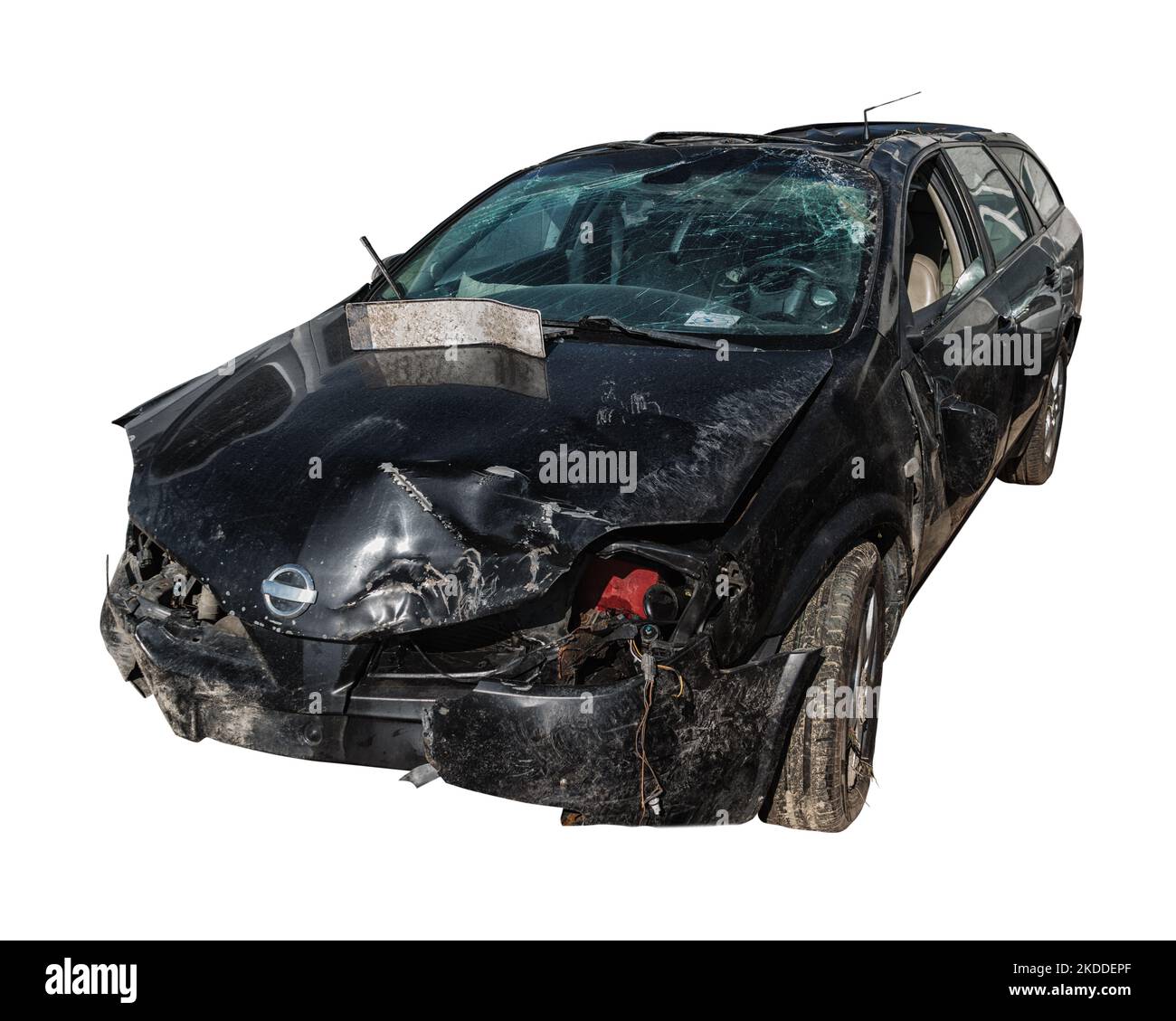 Vorderseite des abgestürzten Fahrzeugs durch Unfall isolieren. Stockfoto