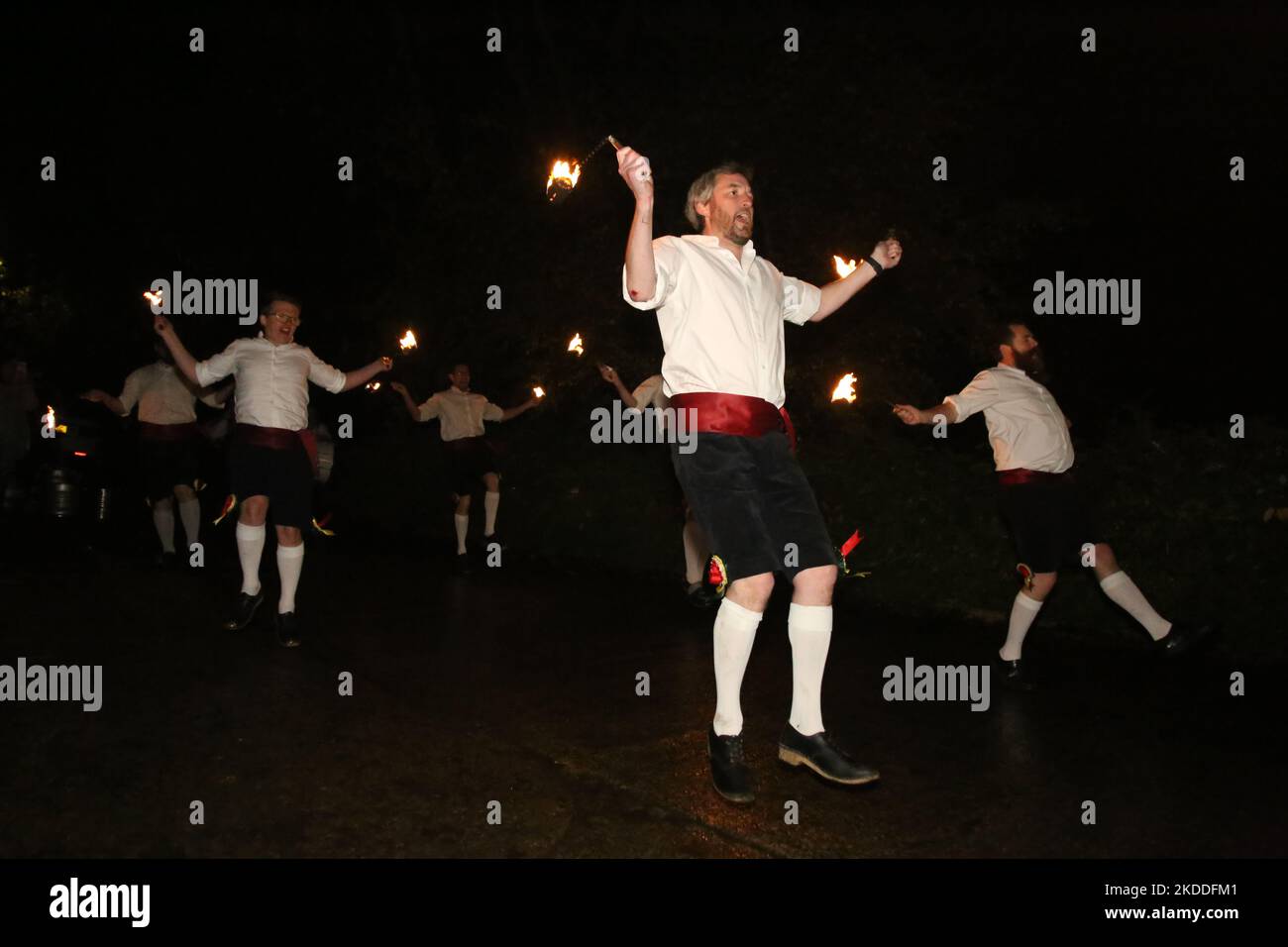 Newcastle upon Tyne, Großbritannien, 5.. November 2022, Kingsman Fire Dance, eine traditionelle Volksfeier am Guy Fawkes Night im Cumberland Arms Pub, Credit: DEW/AlamyLive Stockfoto