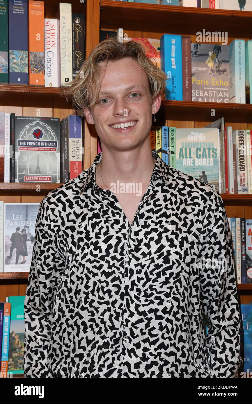 Anson Boon nimmt an der Buchpräsentation „The Quickening“ bei Daunt Books in London Teil. Stockfoto