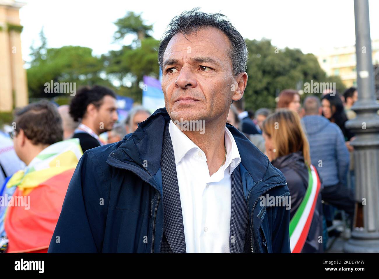 Rom, Italien. 05.. November 2022. Stefano Fassina, Gründer der politischen Vereinigung Patria und Verfassung, nimmt an der nationalen Friedensdemonstration Teil, die von italienischen zivilgesellschaftlichen Vereinigungen gemeinsam mit der Koalition Europa für den Frieden organisiert wird, in Solidarität mit dem ukrainischen Volk und den Opfern aller Kriege. Kredit: SOPA Images Limited/Alamy Live Nachrichten Stockfoto