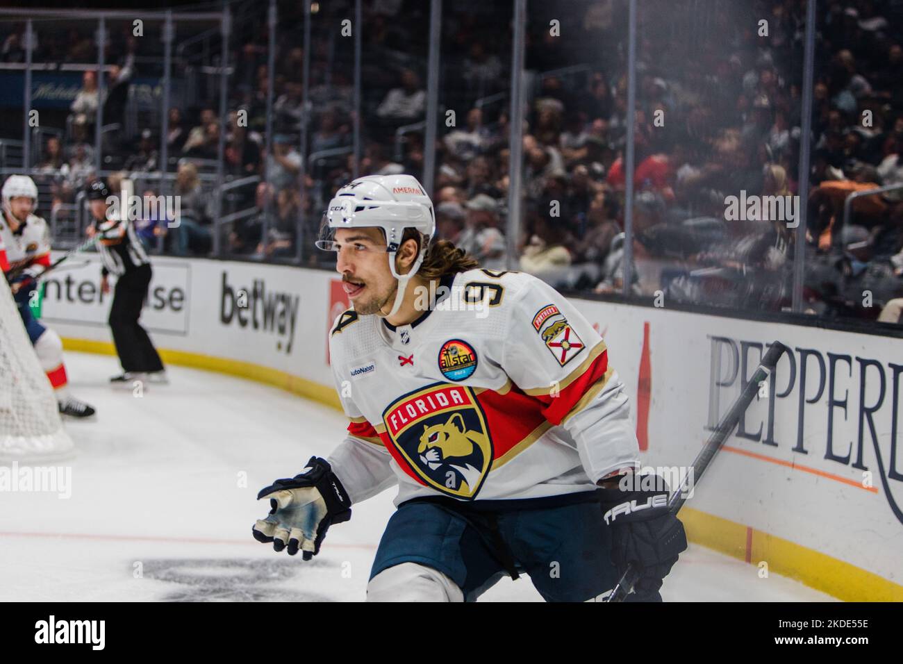 Los Angeles, Kalifornien, USA. 5.. November 2022. RYAN LOMBERG von den NHL Florida Panthers feiert ein Tor während eines Spiels gegen die Los Angeles Kings in der Crypto.com Arena in Los Angeles, Kalifornien, am 5. November 2022 (Bildnachweis: © Alex Cave/ZUMA Press Wire) Stockfoto