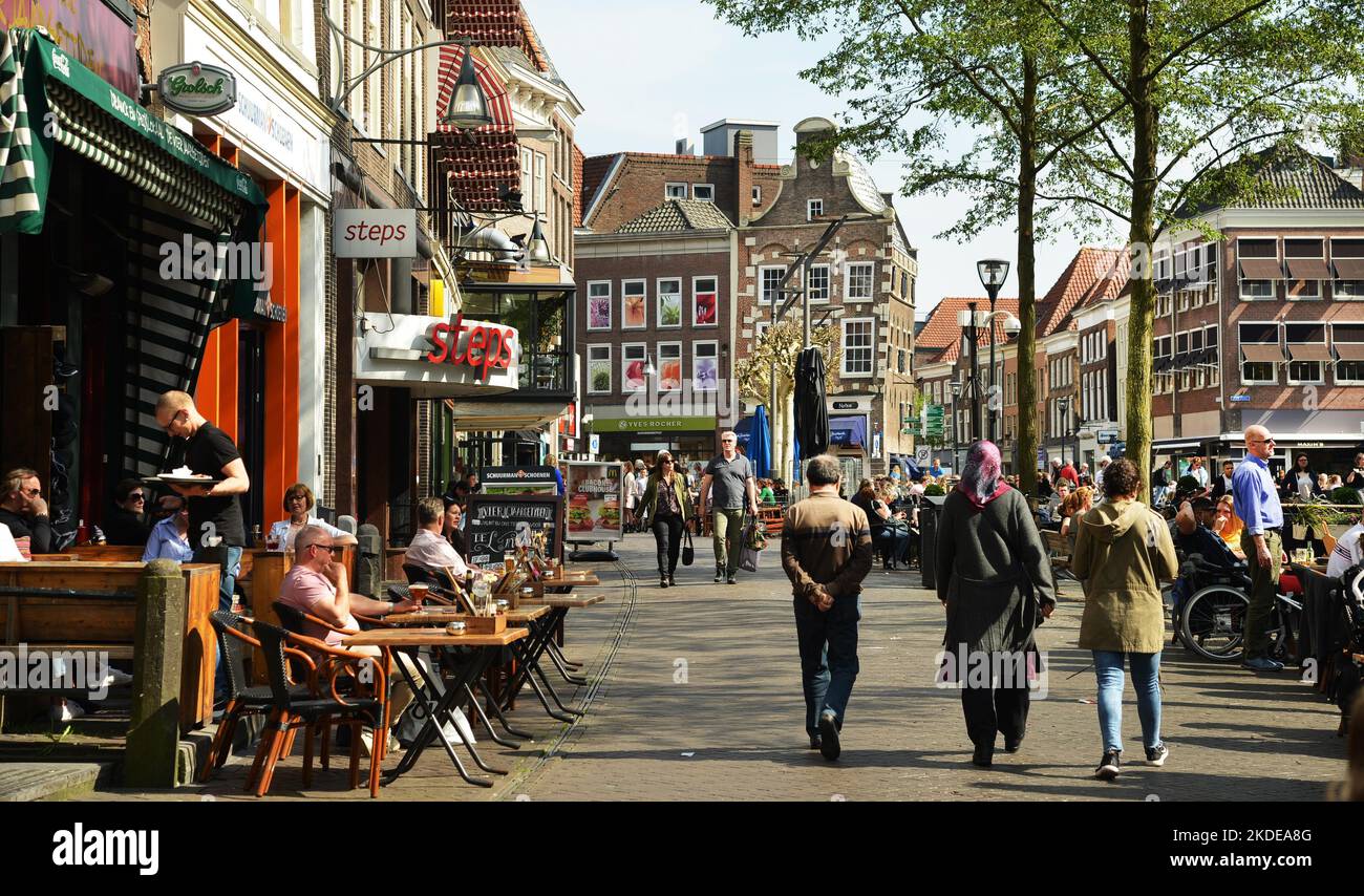 Die Stadt Zwolle, hier am 18,4.2019- erhielt bereits 1230 Stadtrechte und war im Mittelalter (15. Stockfoto