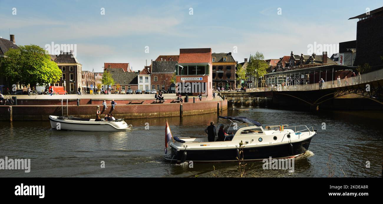 Die Stadt Zwolle, hier am 18,4.2019- erhielt bereits 1230 Stadtrechte und war im Mittelalter (15. Stockfoto