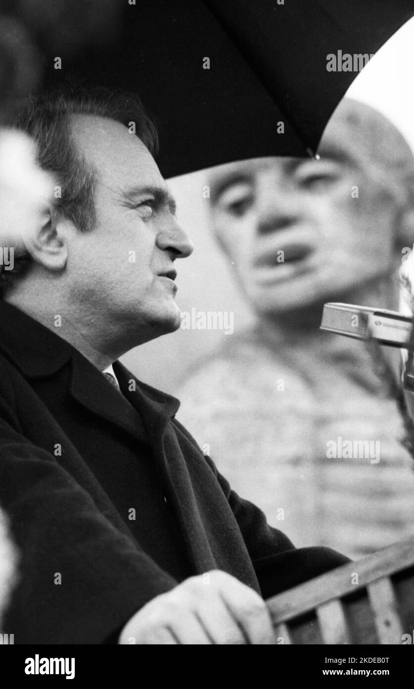 Die Hommage an die von den Nazis am Karfreitag 1945 ermordeten Menschen war auch eine Demonstration gegen den Neonazismus im Rombergpark am 04.04.1980 in Dortmund Stockfoto