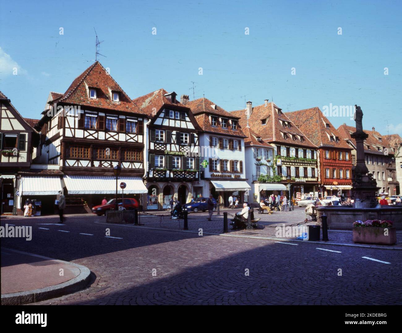 Eine Radtour durch das Elsass, hier am 11.05.1994 bei Kayserberg, auf einer Weinbergroute, ist nicht nur eine Anstrengung, sondern auch ein Augenschmaus Stockfoto