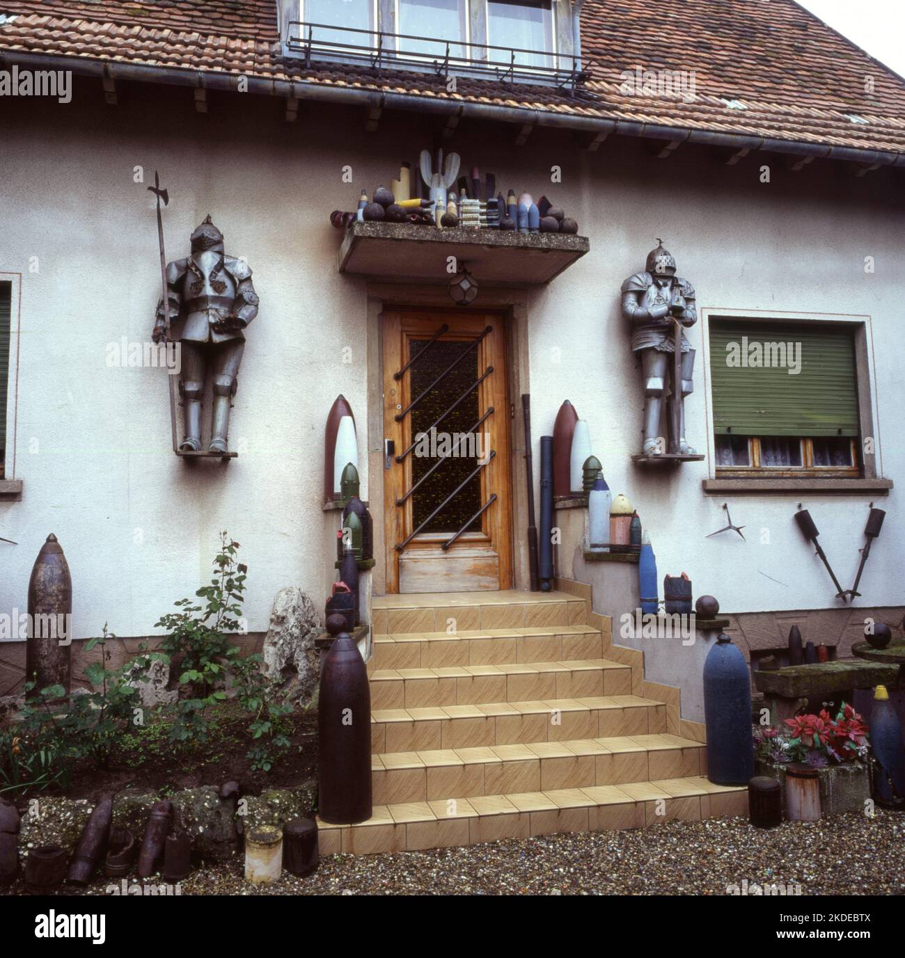 Eine Radtour durch das Elsass, hier am 11.05.1994 bei Kayserberg, auf einer Weinbergroute, ist nicht nur eine Anstrengung, sondern auch ein Augenschmaus Stockfoto