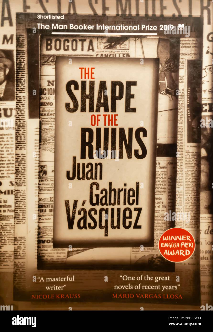Die Form der Ruinen - Juan Gabriel Vásquez - Roman - Buchcover - 2019 Stockfoto
