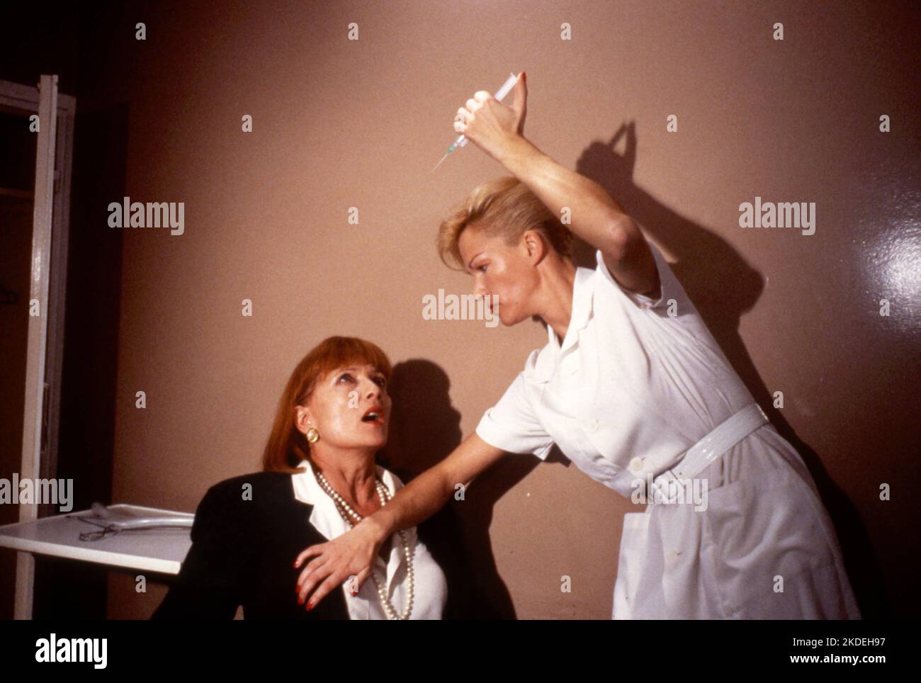 STEPHANE AUDRAN und BRIGITTE LAHAIE in FACELESS (1988), Regie: JESUS FRANCO. Kredit: ATC 3000 / Album Stockfoto