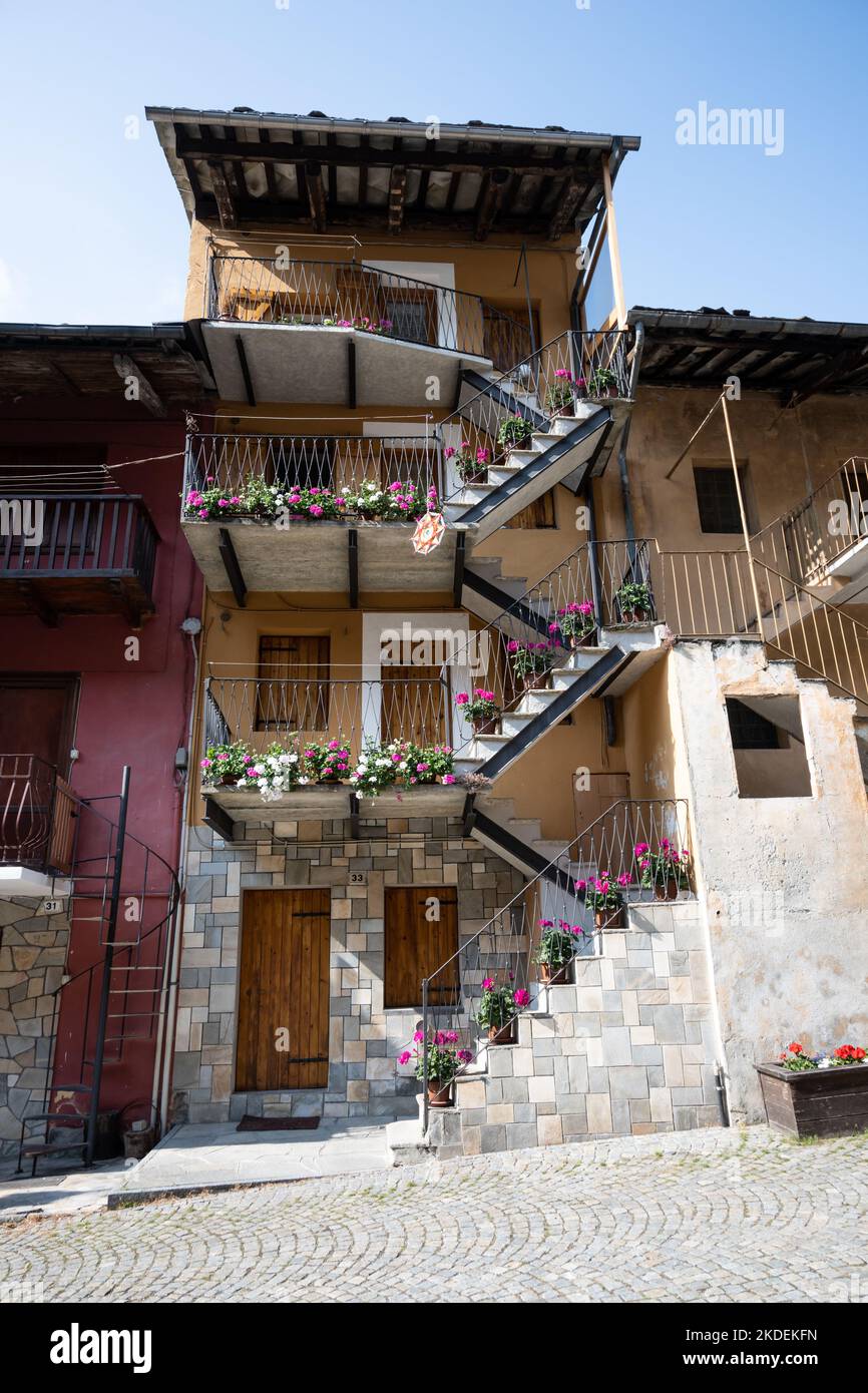 Crissolo-Juni 2022-Italien die kleine Stadt crissolo am Fuße des Monviso im Piemont. Stockfoto