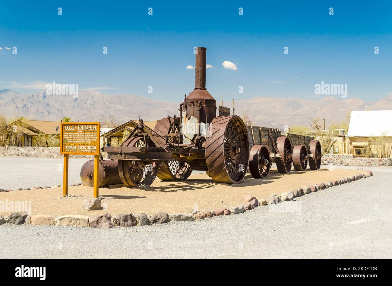 Coal Burning Old Dinah Dampftraktor auf der Furnace Creek Ranch in Death Valley, Kalifornien, USA Stockfoto