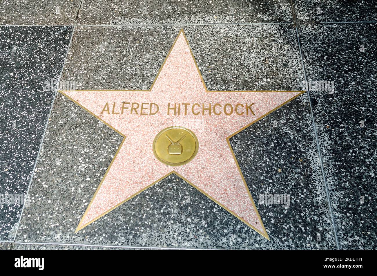 HOLLYWOOD - 26. AUGUST 2012: Alfred Hitchcocks Star auf dem Hollywood Walk of Fame, gesehen am 26. August 2012 in Hollywood in Kalifornien. Dieser Stern ist lo Stockfoto