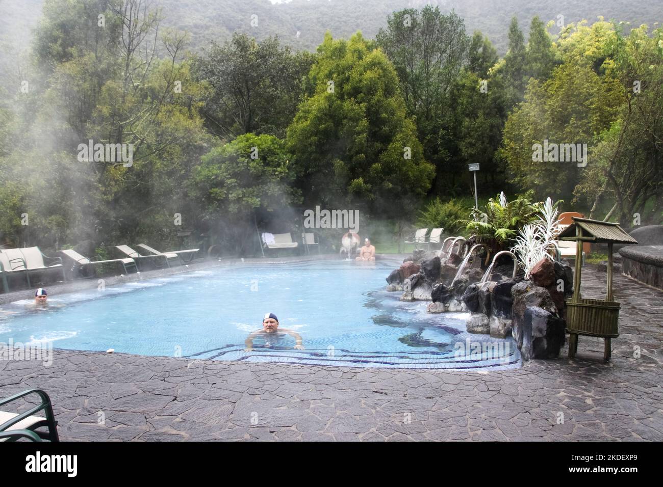 Thermalbäder mit heißen Quellen im Kurort Termas de Papallacta in den Anden. Napo Provinz Ecuador Stockfoto