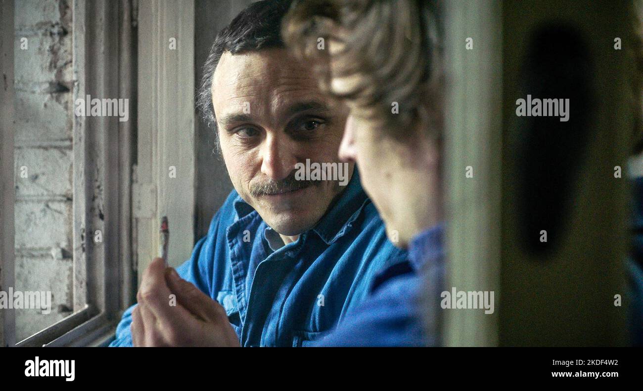 FRANZ ROGOWSKI und ANTON VON LUCKE in GROSSER FREIHEIT (2021) -Originaltitel: GROSSE FREIHEIT-, Regie: SEBASTIAN MEISE. Bild: FreibeuterFilm / Rohfilm / Album Stockfoto