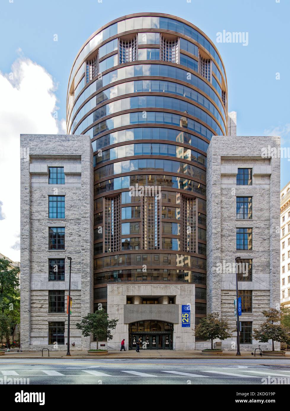 Der Louis Stokes Wing wurde 1998 als Nebengebäude der berühmten Cleveland Public Library an der Superior Avenue erbaut. Stockfoto