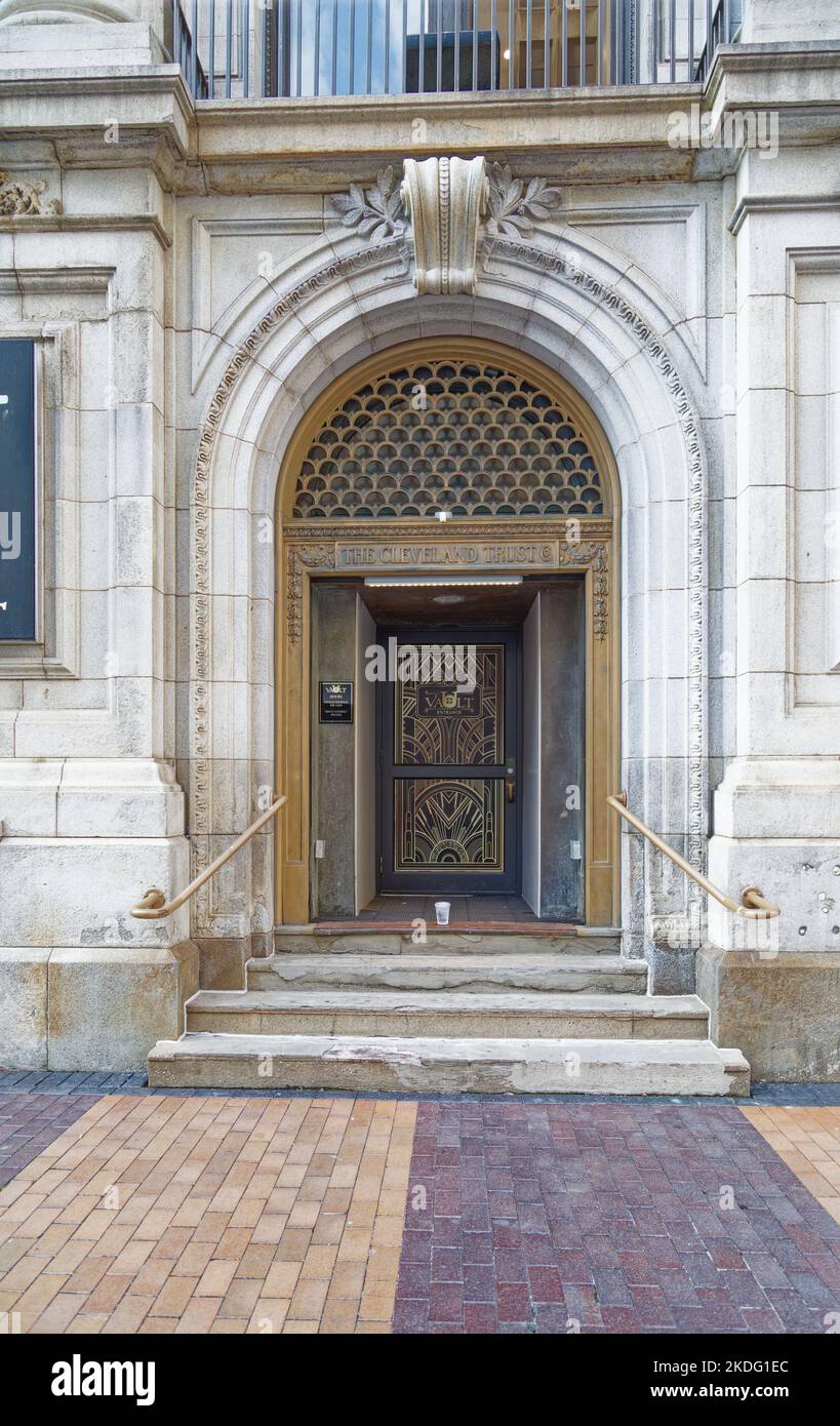 Ursprünglich Cleveland Trust Company Bank, jetzt Heinen's Supermarket an der Kreuzung von Euclid Ave. Und East 9. Street. Stockfoto