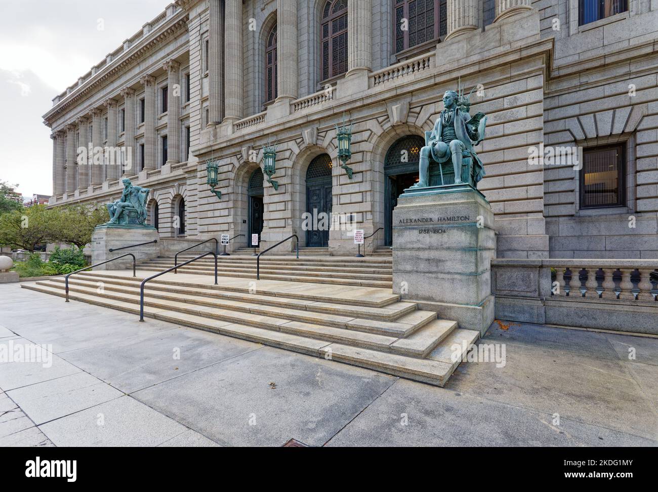 Das Cuyahoga County Court House ist ein visueller Zwilling des Cleveland City Hall, zwei Blocks östlich an der Lakeside Avenue. Stockfoto