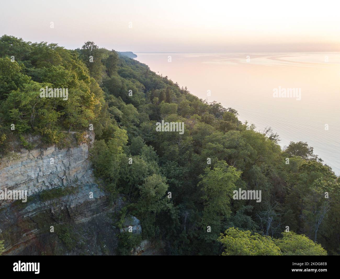 Ostseeküste von oben gesehen in Estland Stockfoto