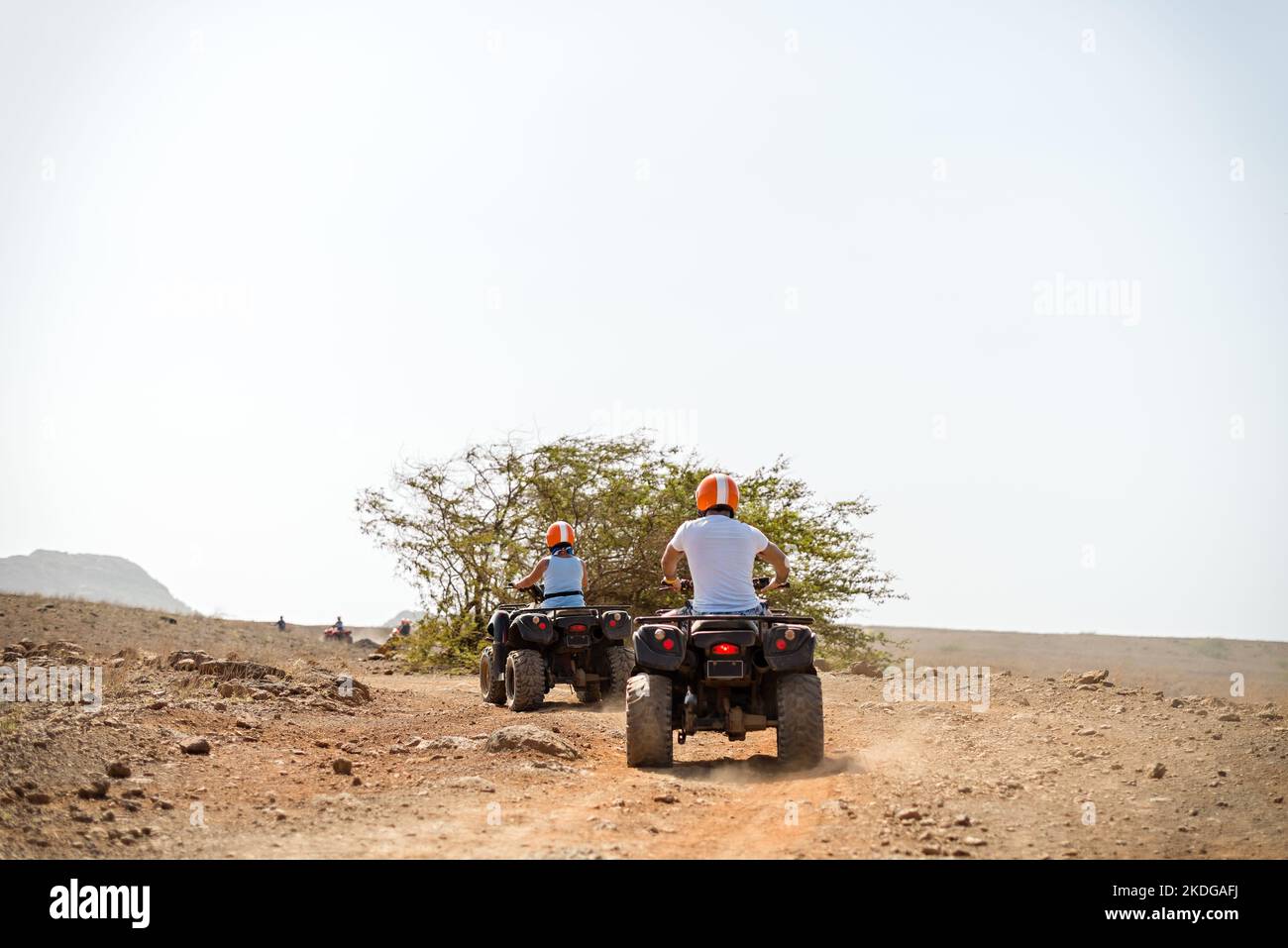 Quad Biking ATV Abenteuer in Wüstenland Stockfoto