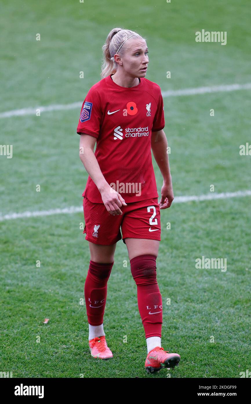 Birkenhead, Großbritannien. 06.. November 2022. Emma Koivisto #2 von Liverpool Women während des Fa Women's Super League Spiels Liverpool Women gegen Aston Villa Women im Prenton Park, Birkenhead, Großbritannien, 6.. November 2022 (Foto von Phil Bryan/News Images) in Birkenhead, Großbritannien am 11/6/2022. (Foto von Phil Bryan/News Images/Sipa USA) Quelle: SIPA USA/Alamy Live News Stockfoto