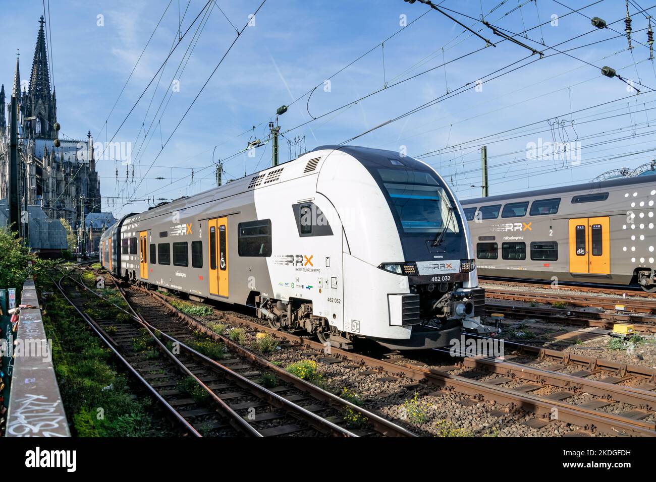 RRX Rhein-Ruhr-Express Siemens Desiro HC Regionalzug am Kölner Hauptbahnhof Stockfoto