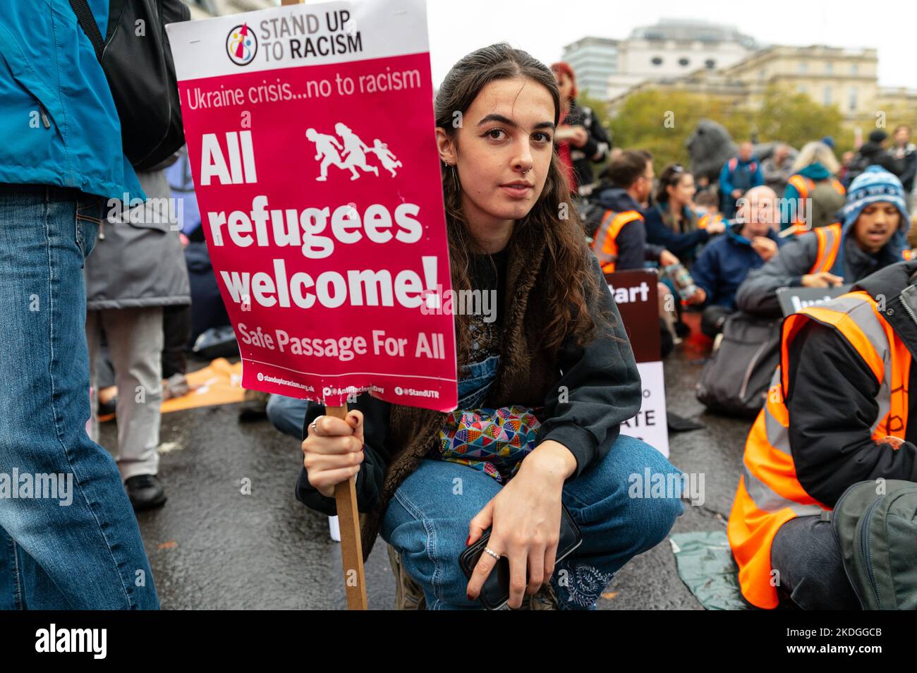 London, Großbritannien. 5. November 2022. Tausende marschieren in London in einer von der Volksversammlung organisierten Demonstration unter Beteiligung einer Koalition von Stockfoto