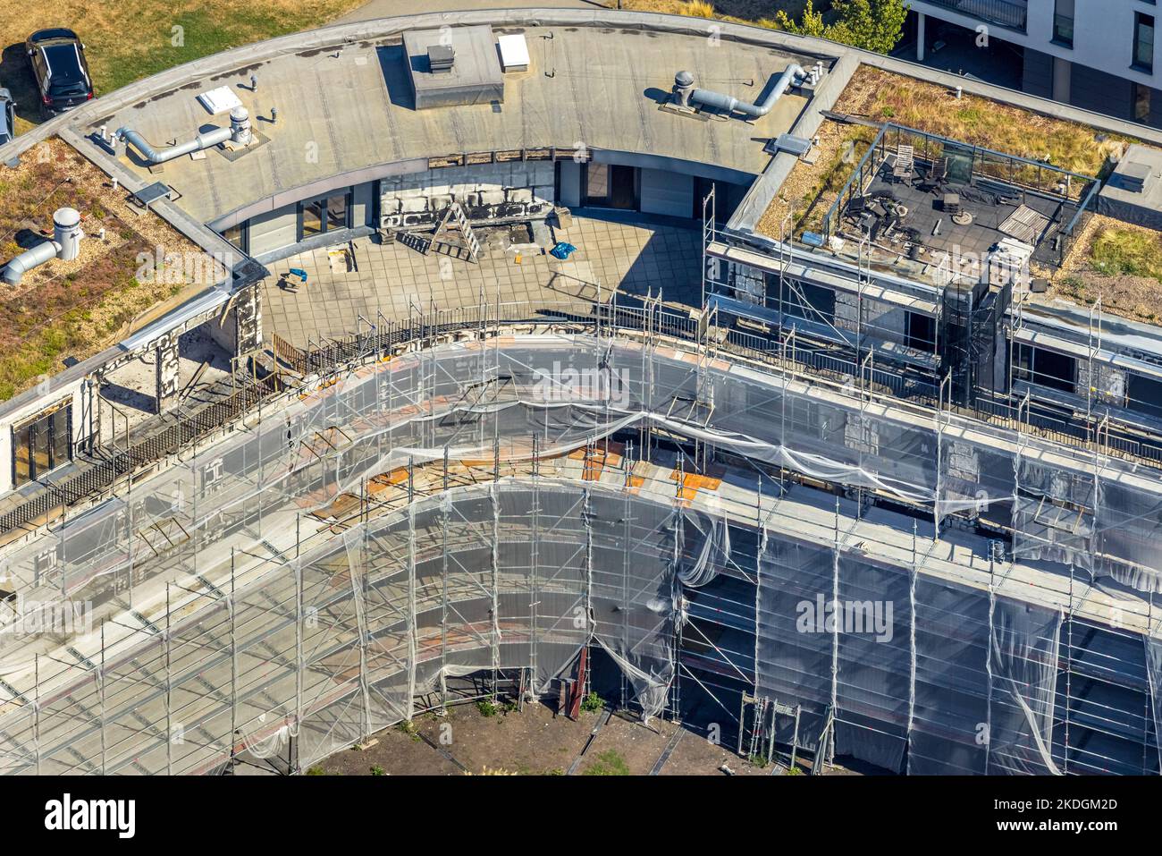 Luftaufnahme, Sanierung nach Großbrand im Wohngebäude Grüne Mitte, verkleidete Fassade, Westviertel, Essen, Ruhrgebiet, Nordrhein-Westfalen, Deutschland Stockfoto