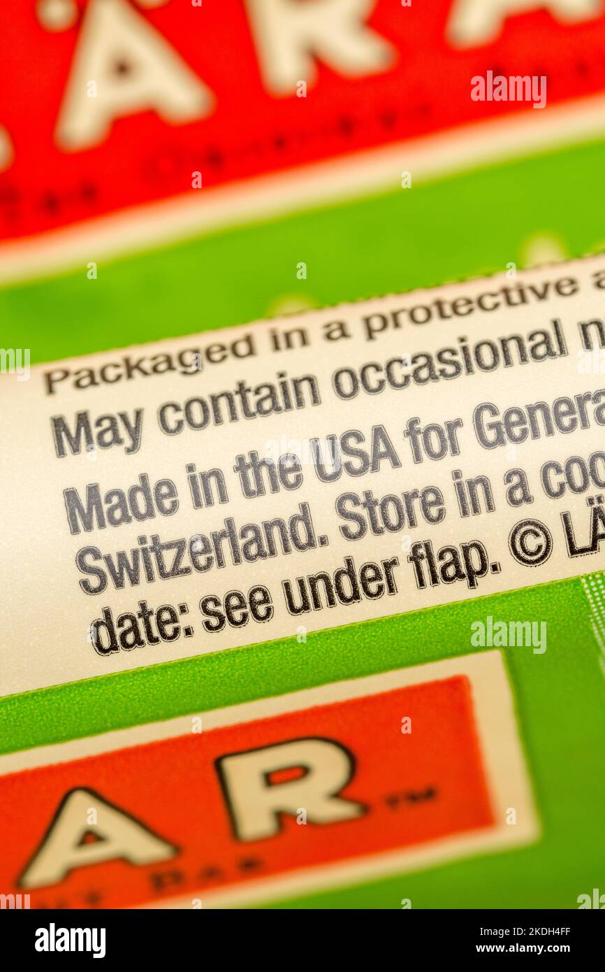 Nahaufnahme von Made in the USA auf Kunststofffolien-Verpackung des General Mills' Ganznahrungsmittels Lärabar Energy Bar (Apfelkuchen-Geschmack). Stockfoto