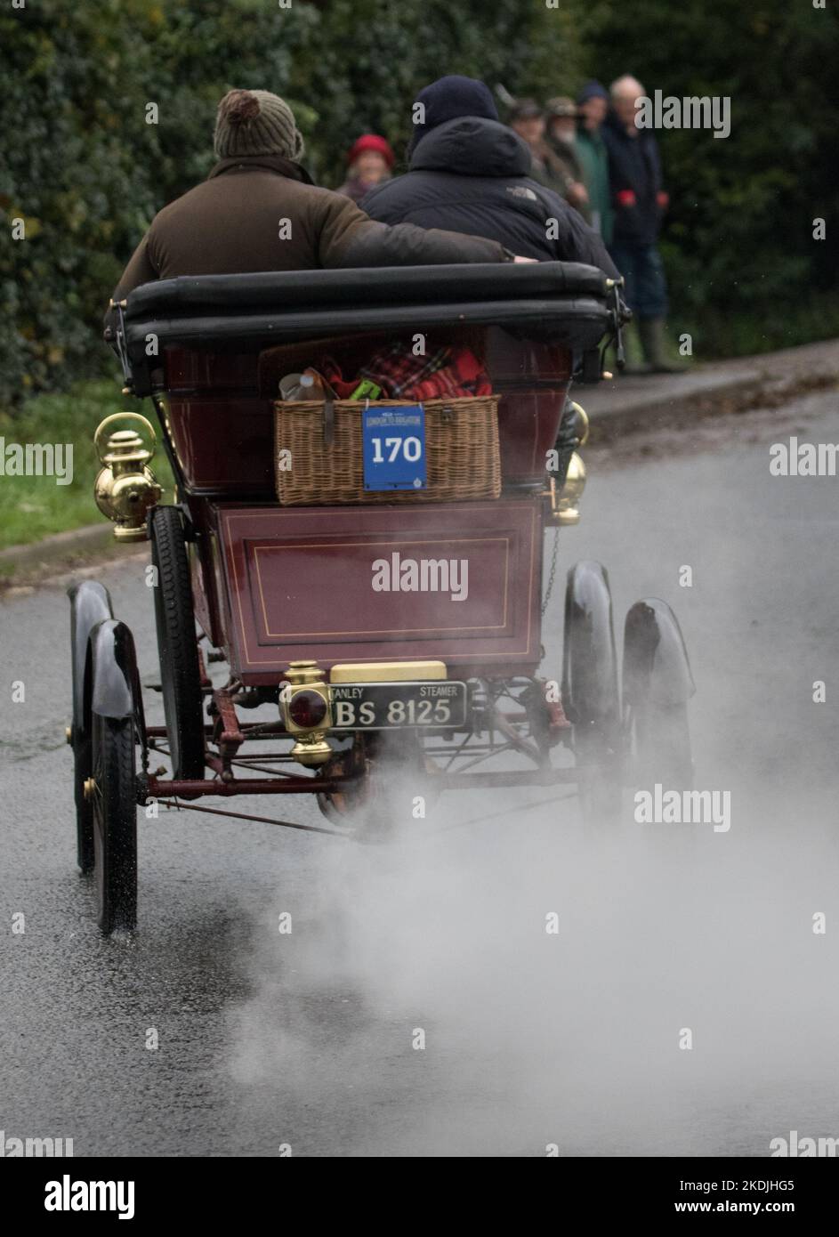 Über 300 Fahrzeuge, alle vor 1905 gebaut, nehmen an der WM Longest Running Veteran Car Run von London nach Brighton Teil. Stockfoto