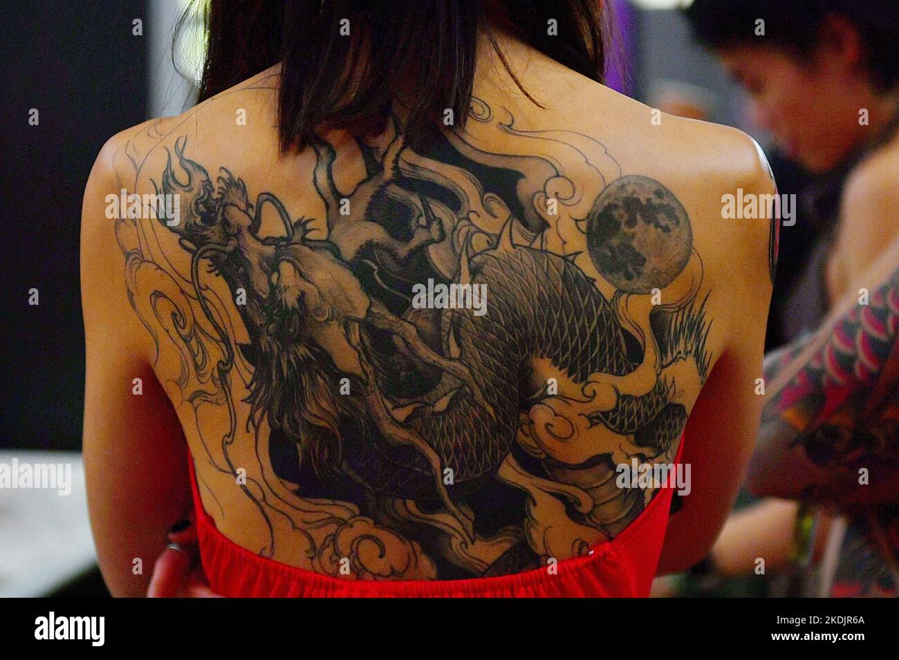 Tattoo Planetarium in Paris, Frankreich am 6. November 2022. 550 Tattoo-Künstler aus der ganzen Welt versammelten sich während drei Tagen in Paris auf der internationalen Tattoo-Messe. Foto von Karim Ait Adjedjou/ABACAPRESS.COM Stockfoto