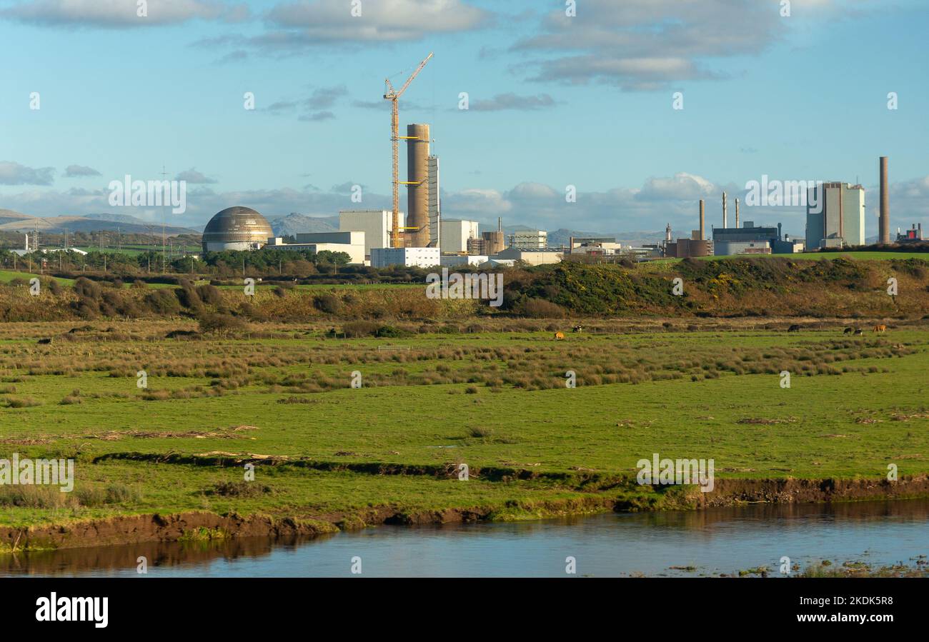 Sellafield, Standort für die Wiederaufbereitung und Stilllegung von Kernbrennstoffen, in der Nähe des Dorfes Seascale an der Küste der Irischen See in Cumbria, Großbritannien Stockfoto