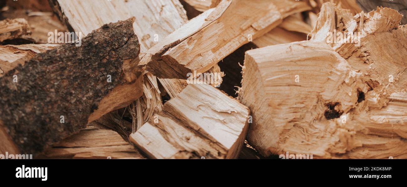 Nahaufnahme des Brennholzes für die Heizung, Brennholz Stockfoto