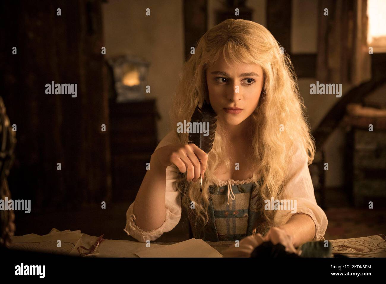 SOPHIA ANNE CARUSO IN DER SCHULE FÜR GUT UND BÖSE (2022) UNTER DER LEITUNG VON PAUL FEIN. Kredit: Universal Bilder / Netflix / Album Stockfoto