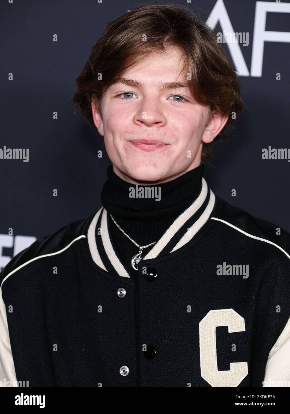 HOLLYWOOD, LOS ANGELES, KALIFORNIEN, USA - 06. NOVEMBER: Oakes Fegley kommt beim AFI Fest 2022 an - Abschlussnacht Special Screening of Universal Pictures' 'The Fabelmans', das am 6. November 2022 im TCL Chinese Theatre IMAX in Hollywood, Los Angeles, Kalifornien, USA, stattfand. (Foto von Xavier Collin/Image Press Agency) Stockfoto