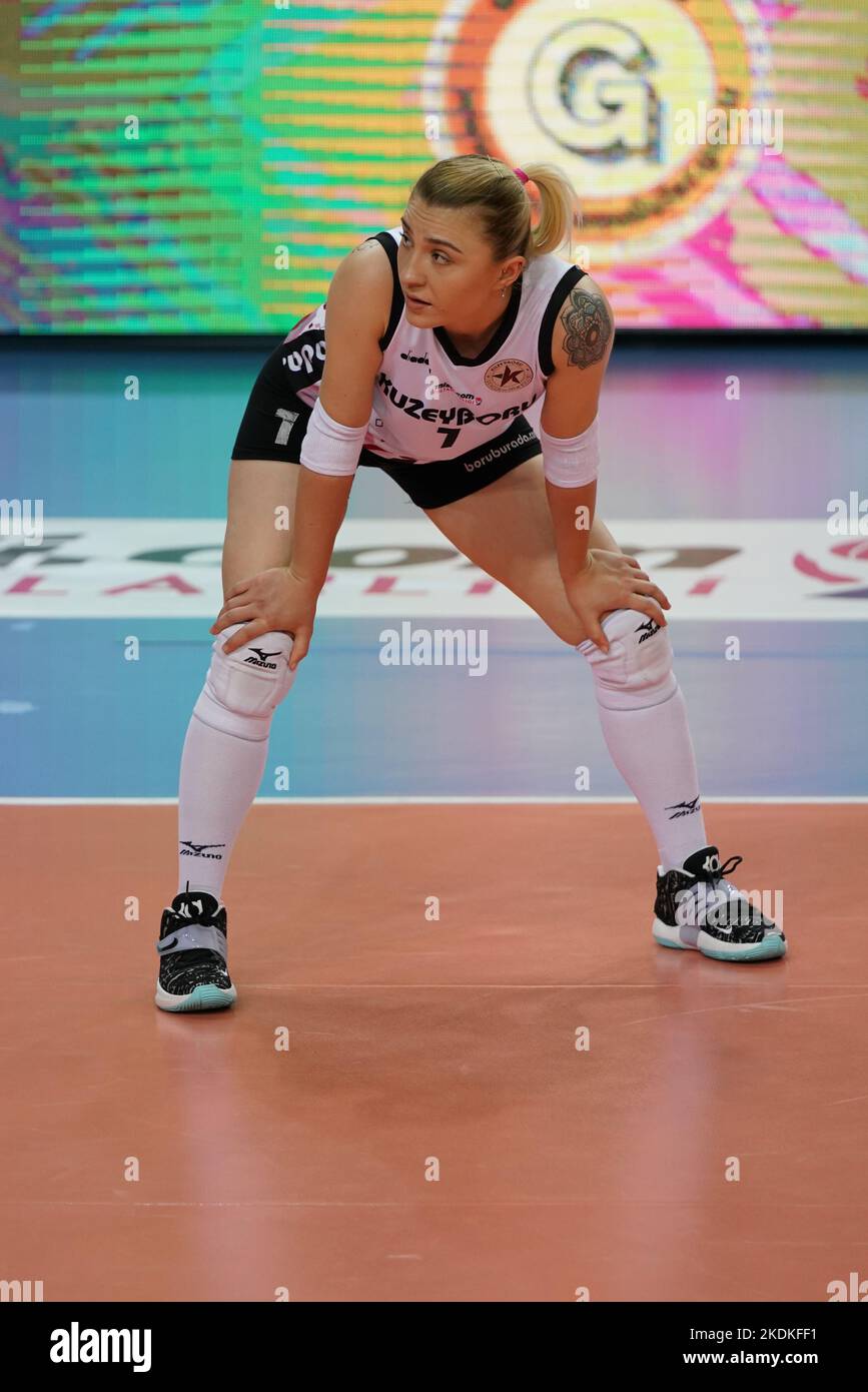 Hammom va saunalardagi qizlarning fotosuratlari