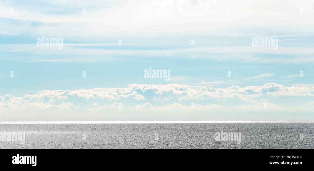 Himmel Wolken und Meer Lowestoft Meer vor Suffolk 2022 Stockfoto