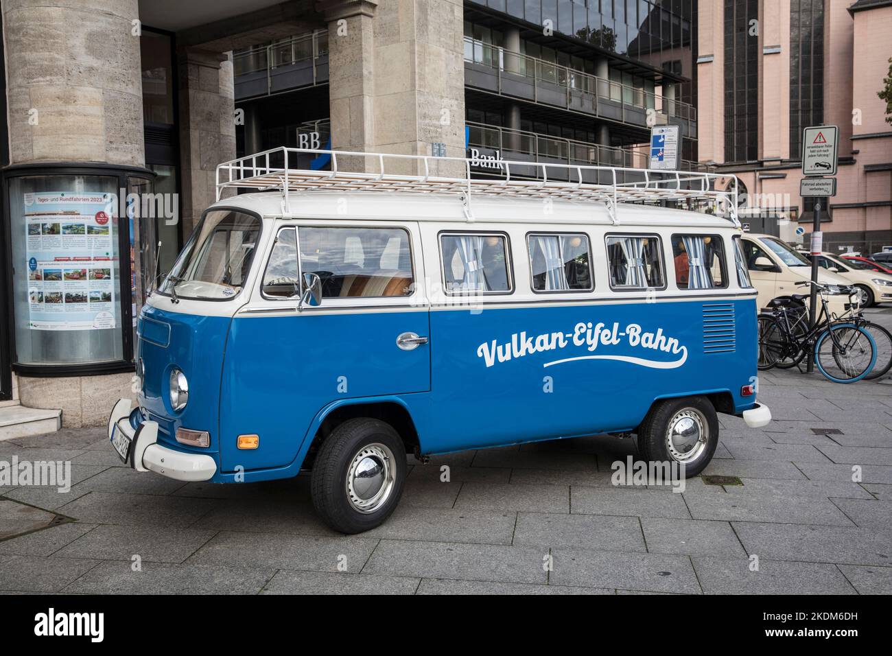 Volkswagen T2 der Vulkan-Eifel-Bahn, VW van, genannt Bulli, Köln, Deutschland. Volkswagen T2 der Vulkan-Eifel-Bahn Eisenbahngesellsch Stockfoto