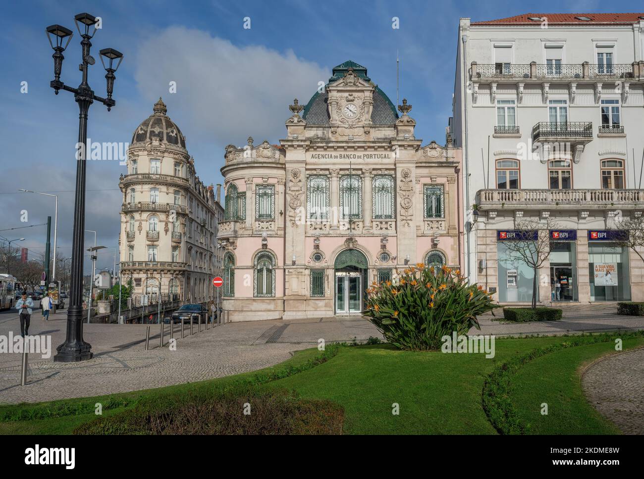 Historisches Zweiggebäude der Bank von Portugal (Banco de Portugal) am Largo da Portagem-Platz - Coimbra, Portugal Stockfoto