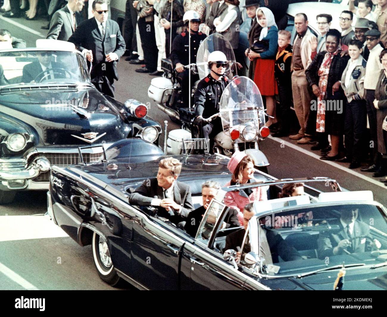 Präsident Kennedy und Autokolonne Minuten vor seiner Ermordung in Dallas 1963. Stockfoto